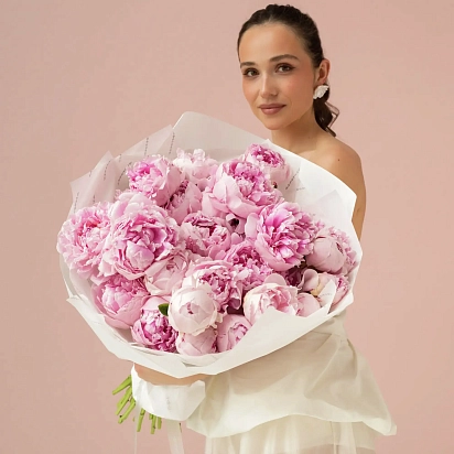 Букет из 35 розовых пионов №2420